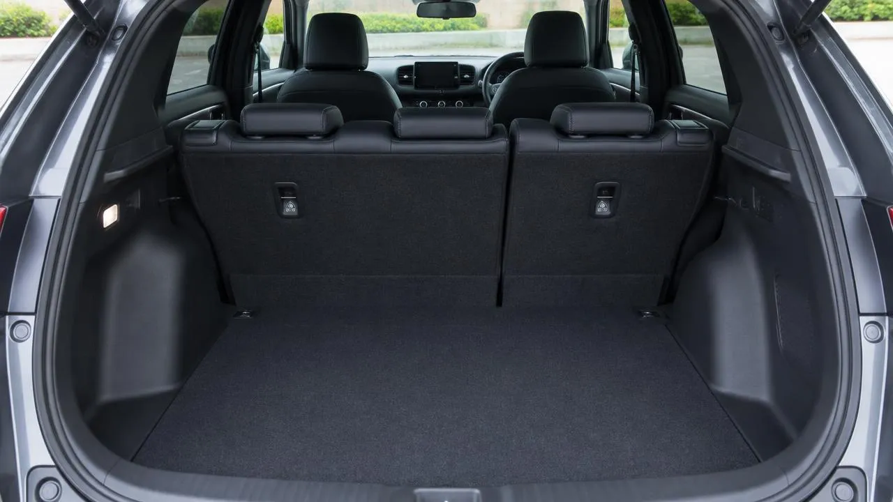 Honda Vezel — seating and cargo space